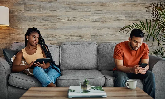 Avoid these 7 mistakes and make your woman feel wanted