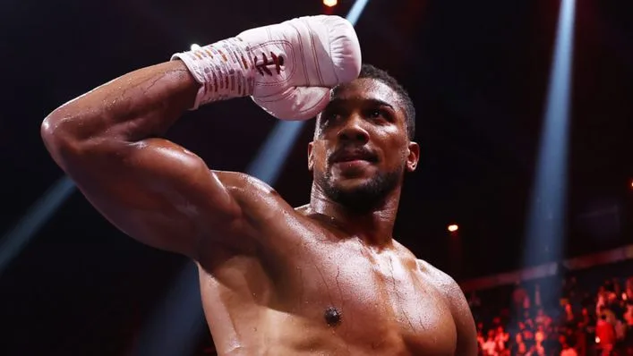 Joshua defends heavyweight title as he dismantles Wallin
