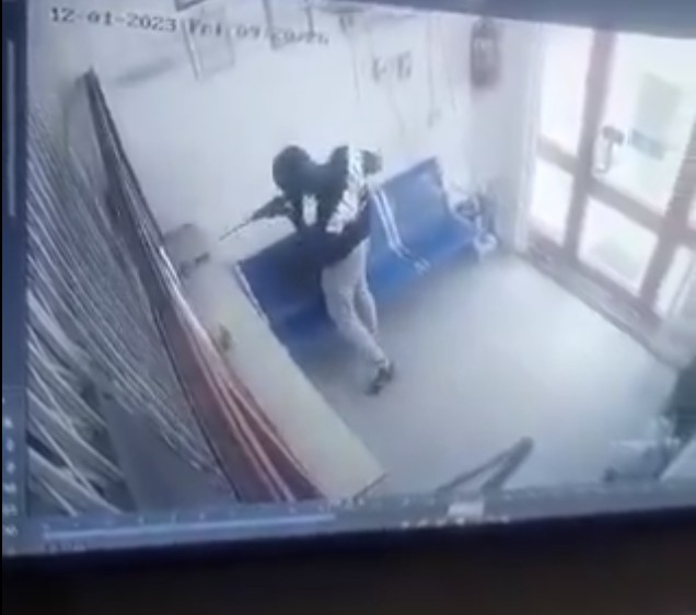 VIDEO: Suspected military officer flees after failed robbery attempt at forex bureau