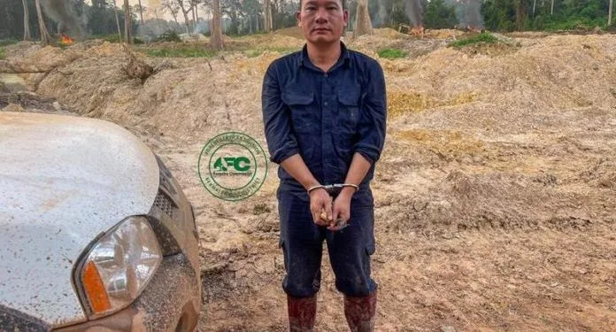 Chinese national, 6 others in police custody for illegal mining