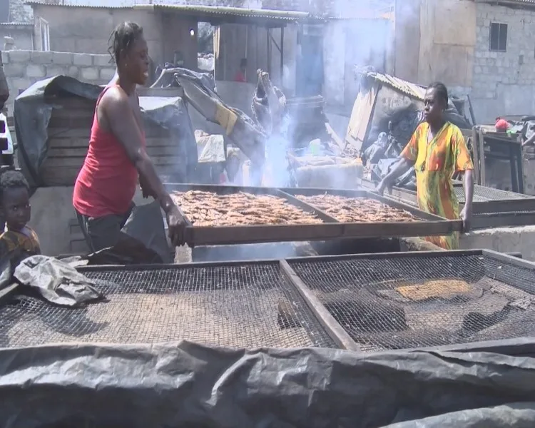 I see strange colors at night – Fishmonger reveals ills of smoking fish