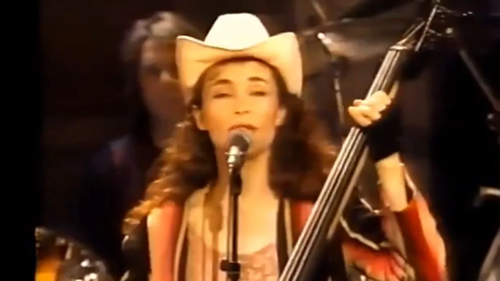 Dixie Chicks co-founder of Laura Lynch killed in car crash