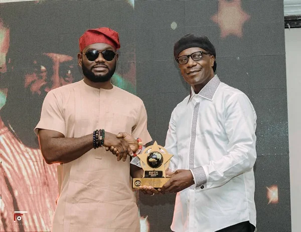 Gyedu-Blay Ambolley receives the Supreme Lifetime Achievement Award in music