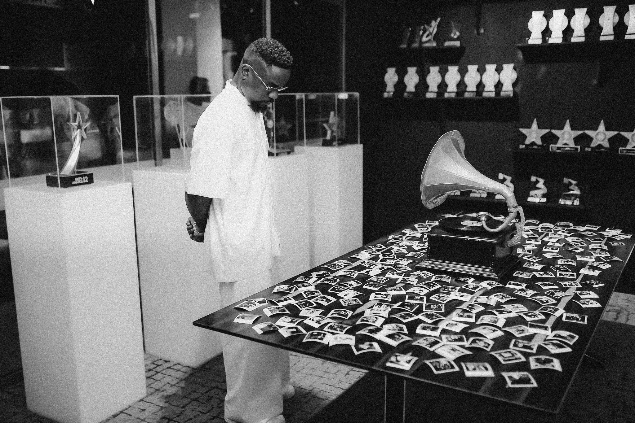 Sarkodie precedes 2023 Rapperholic with an exhibition