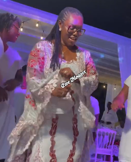 Video: See Ursula Owusu-Ekuful hit the dance floor, displays dancing skills