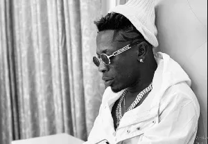 “Foolish people” – Shatta Wale to Ghanaians who predicted his arrest while in London to support Medikal