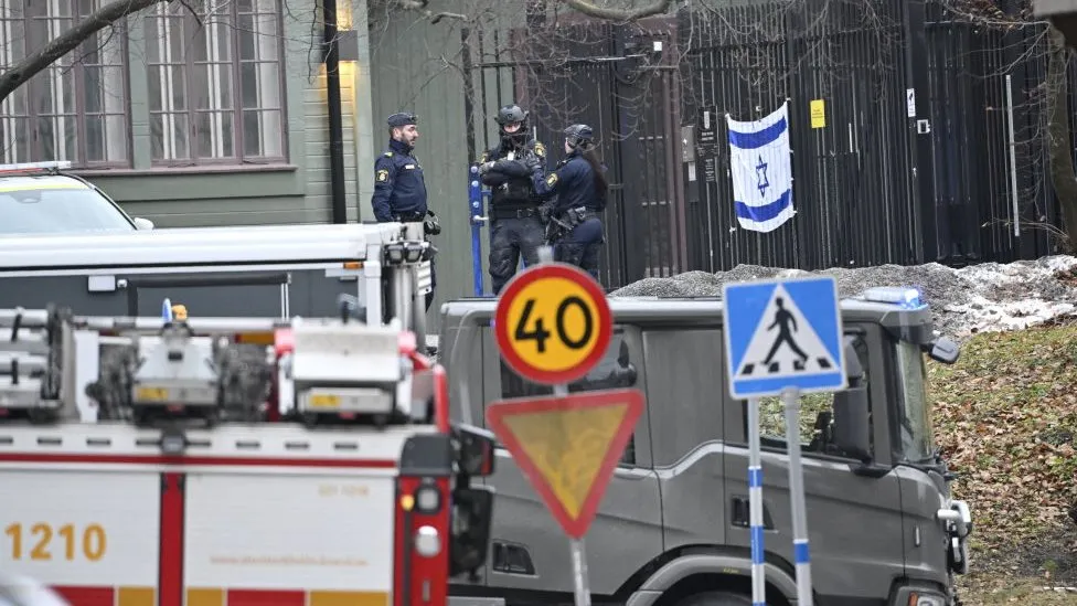 Police in Sweden demolish objects outside Israeli embassy