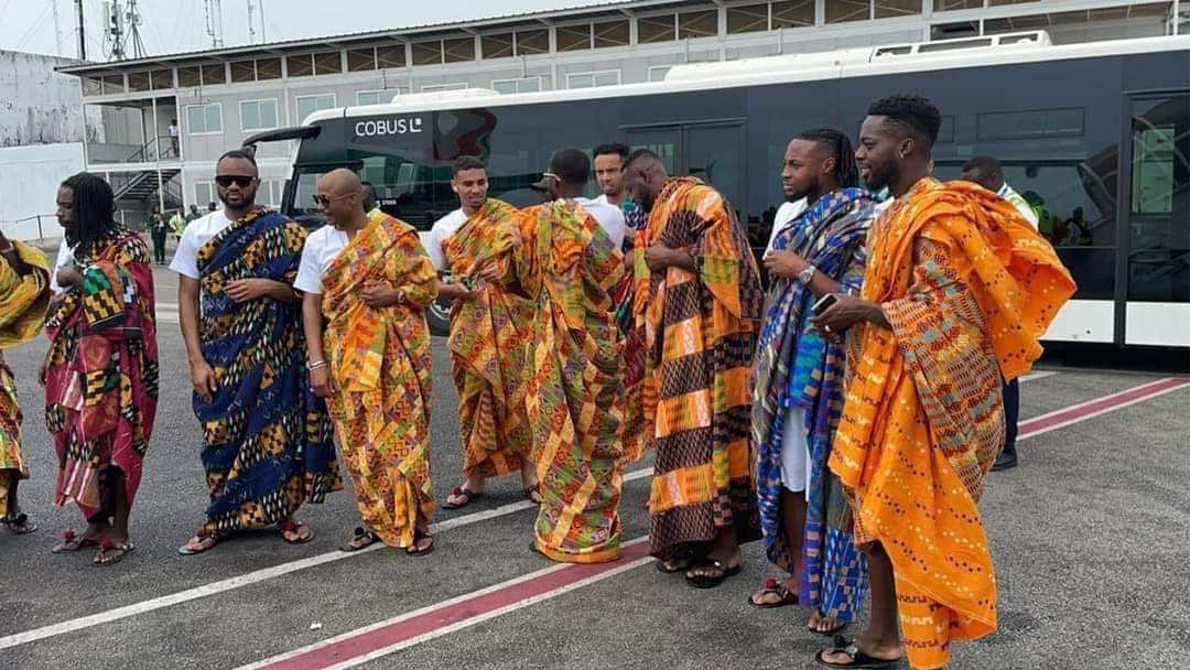 Pictures: Black Stars slay in Ghana’s intricately woven kente cloth as they arrive in Ivory Coast