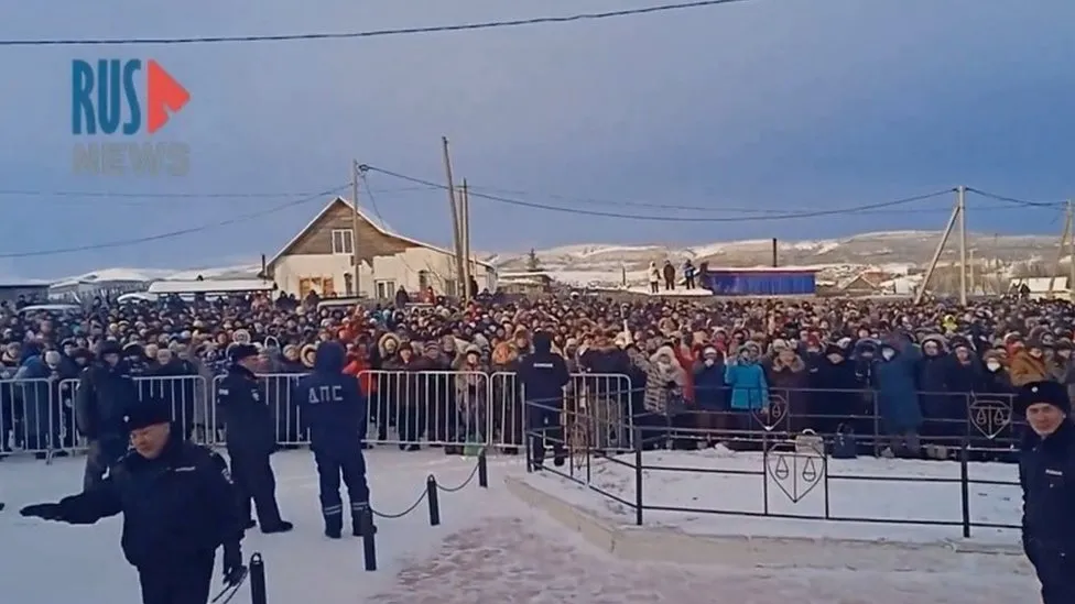 Dozens demonstrate over activist imprisonment in Russia