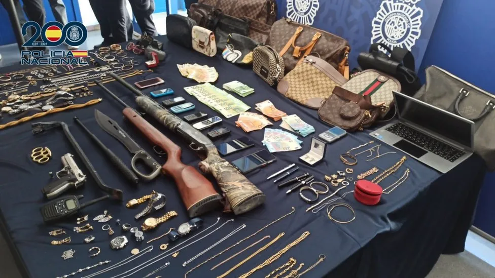 Police in Spain apprehend group of suspected former military thieves