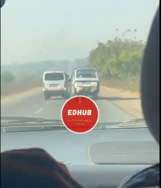 ‘Trotro’ drivers fight on highway while in motion