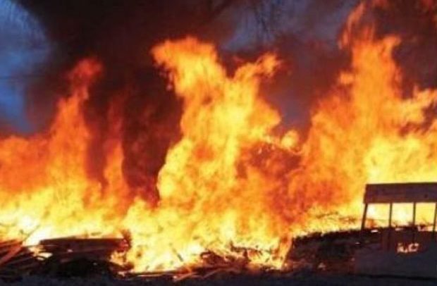 Intercity bus bursts into flames on Accra-Kumasi Highway