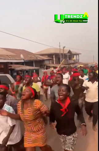 Agogo residents protest closure of Salt FM