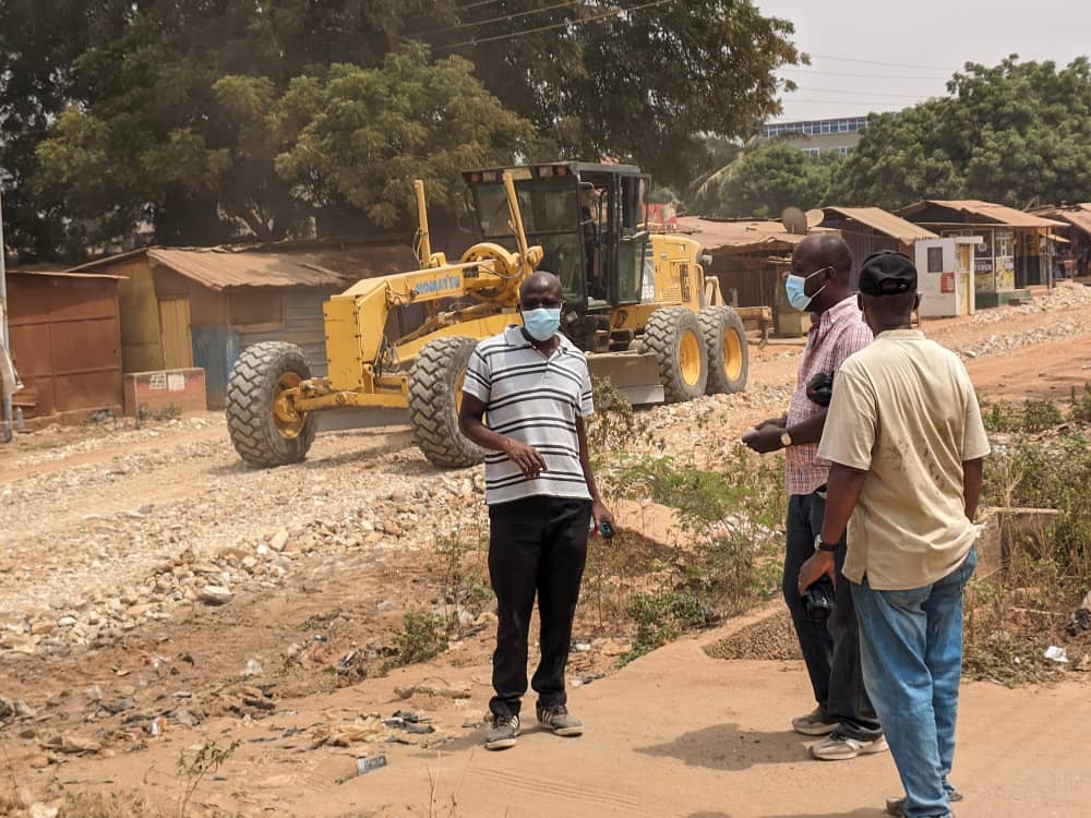 Agbogba Cosway: Residents mobilize funds to repair bad roads