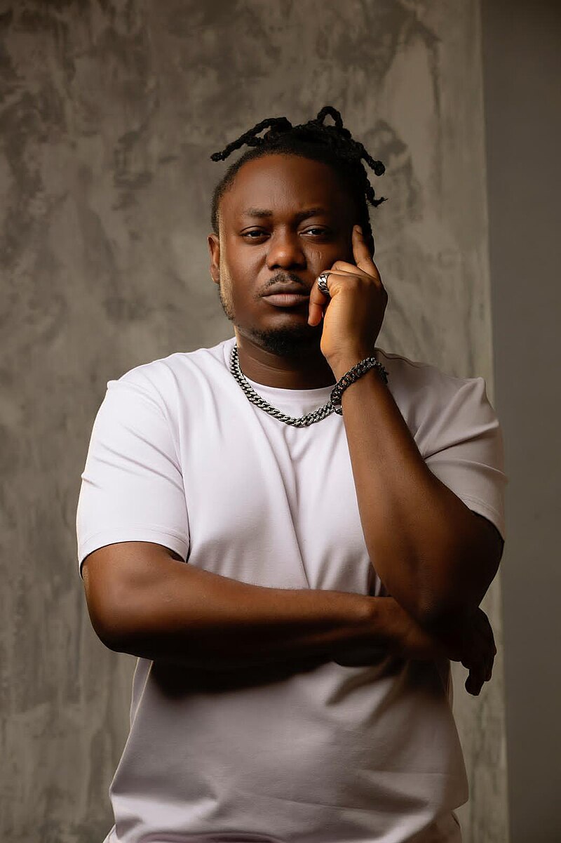 Afrobeat sensation Ephraim releases new music titled “Double Hustle”