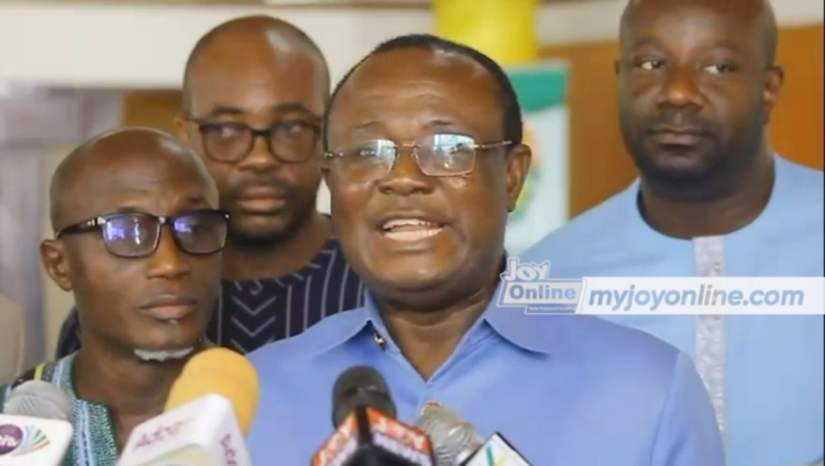 Only persons in parliament can alter majority leadership – First Deputy Speaker