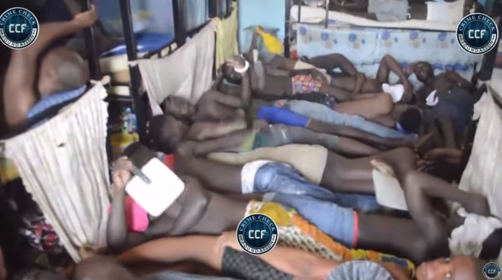 Body-to-body: A cringing video of how Nsawam inmates sleep at night
