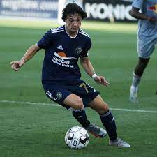 Frankfurt Paxten Aaronson joins Vitesse on loan