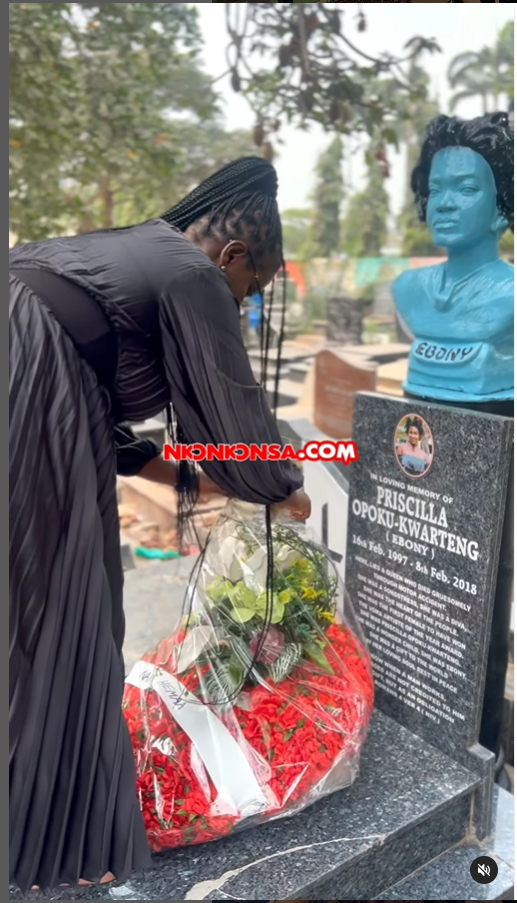 Ebony’s family gathers at Osu cemetery to commemorate 6th anniversary of dancehall star’s passing
