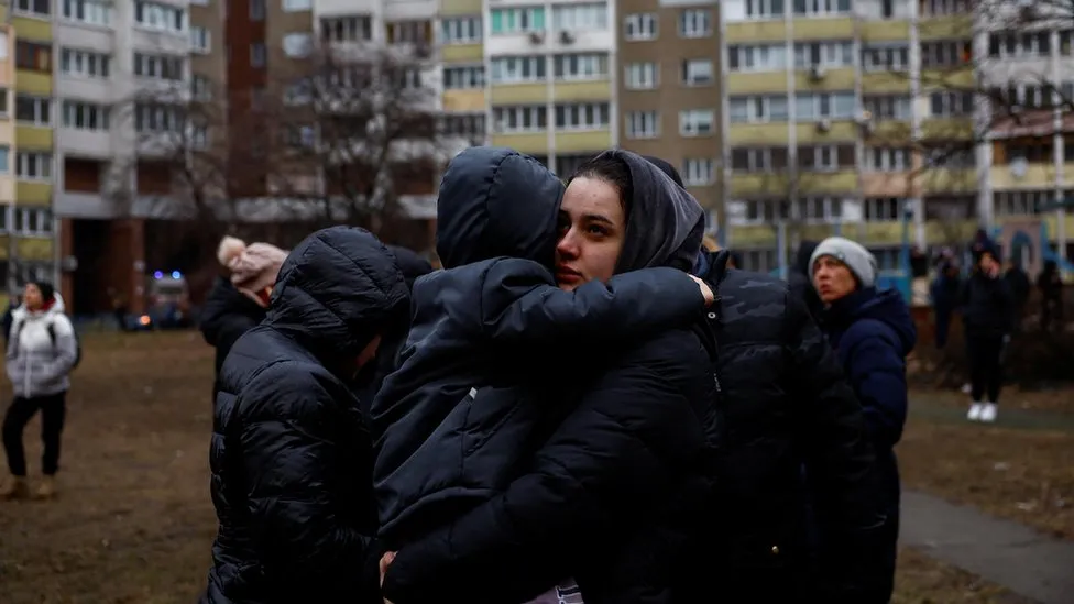 3 people killed by Russian airstrikes in Ukraine