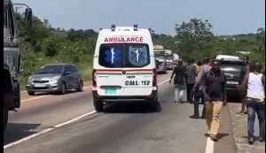 VIDEO: Ambulance ‘ignores’ victims of Mankessim-Apam road accident