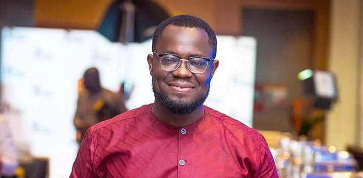 Video: Date rush host Giovanni Caleb pranks aphrodisiac seller ‘Mama Gee’ live on air