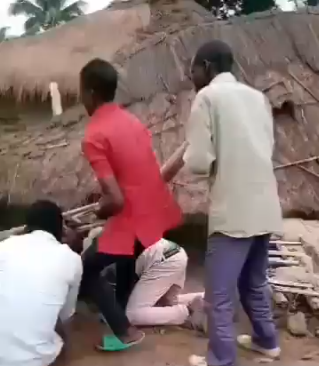 VIDEO: Mud classroom collapses on students