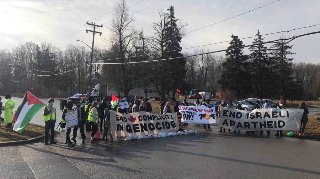 Protesters in Kitchener obstruct entrance to Colt Canada building