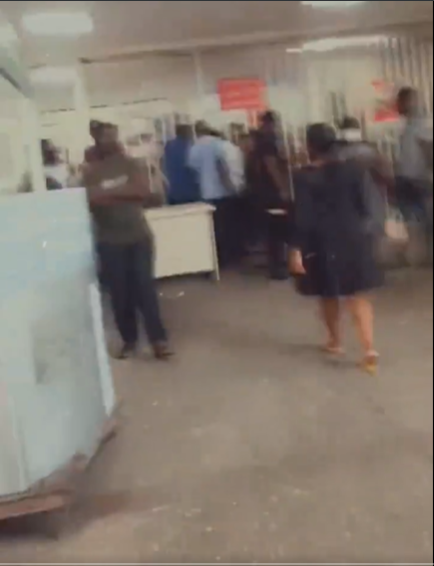 VIDEO: Korle Bu nurse ‘killed’ my grandmother over misunderstanding  – Woman claims