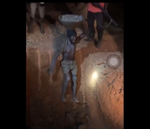 VIDEO: Illegal miners attempt to bury gold thief alive