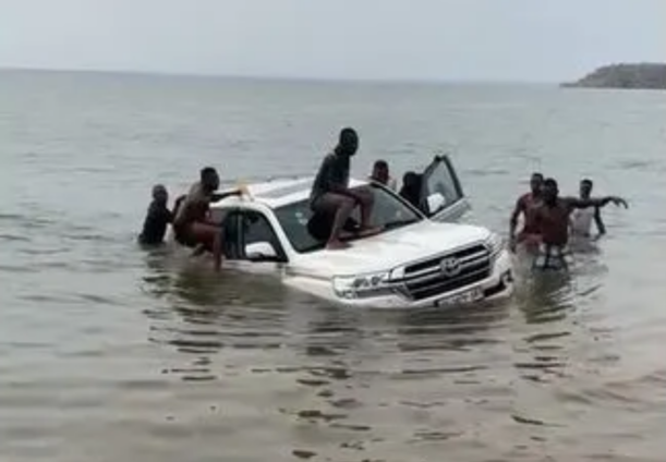 VIDEO: Driver found dead in his car in Volta Lake