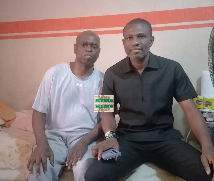 Musician Yaw Sarpong receives cash donation from Samira Bawumia