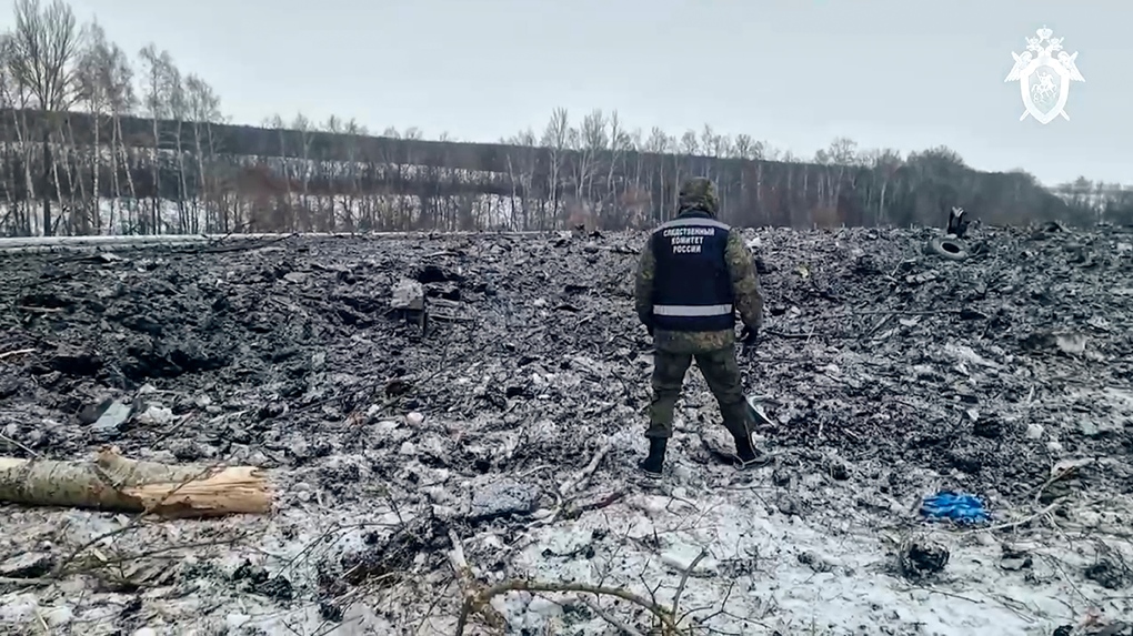Russia and Ukraine exchange several prisoners of war despite differences over plane disaster