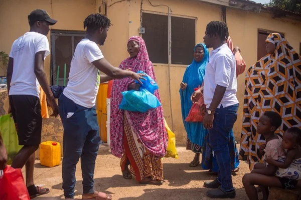 Black Stars’ Salis Samed makes food donation to Madina Muslims during Ramadan season