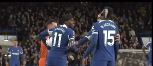 Video: Senior Chelsea players ‘fight’ over who takes the penalty during Everton clash