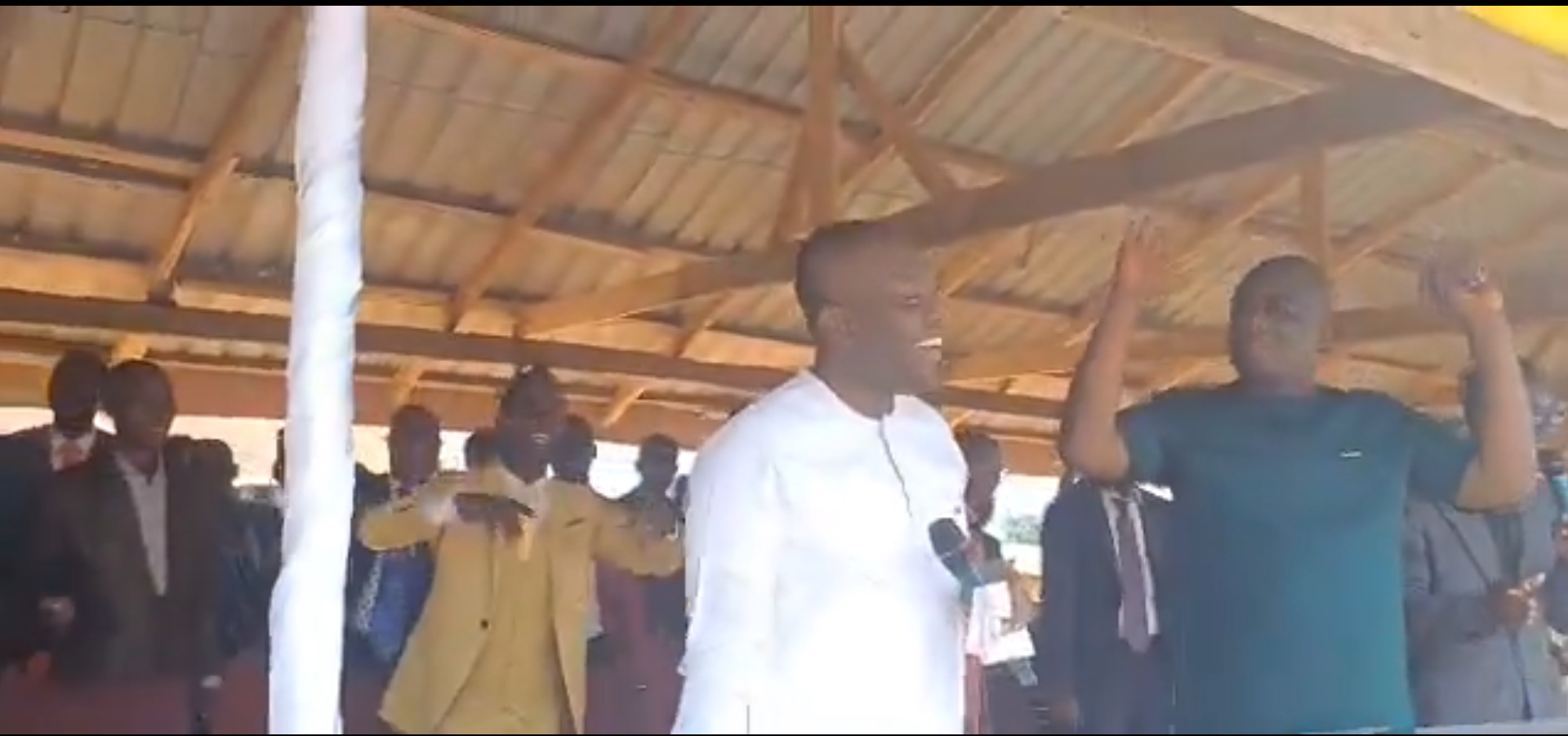 VIDEO: Watch Oppong-Nkrumah lead praises and worship at Ayirebi Easter convention
