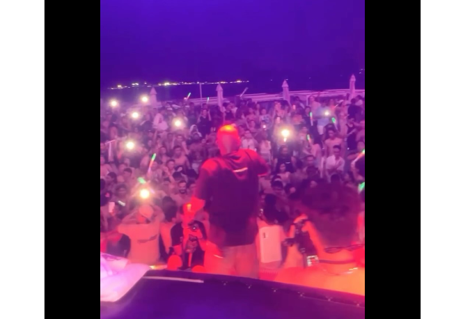 Netizen allegedly drags Shatta Wale over King Promise’s  Singapore success