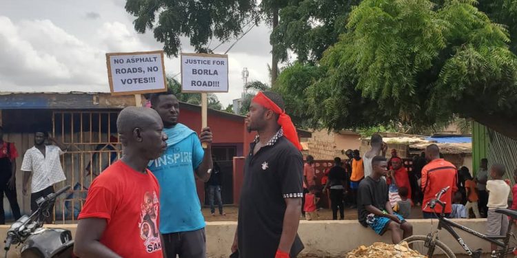 Mallam residents hit the street over bad roads