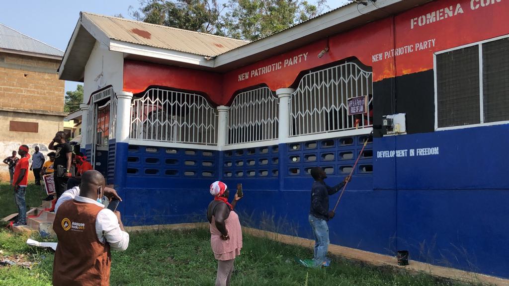 FLASHBACK: Angry NPP youth in Fomena repaint party office with NDC colours