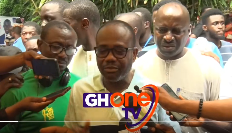 “I started feeling dizzy; I thank God I am still alive” – Nyantakyi breaks down in front of Ejisu electorates