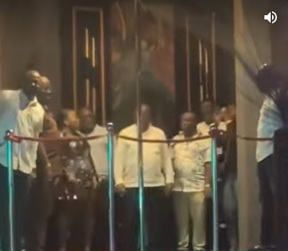 VIDEO: Akufo-Addo exhibits his dance moves to Samini’s classics at popular Kwahu nightclub