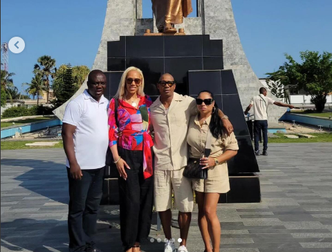 American rapper Ja Rule in Ghana; tours Kwame Nkrumah Mausoleum with wife