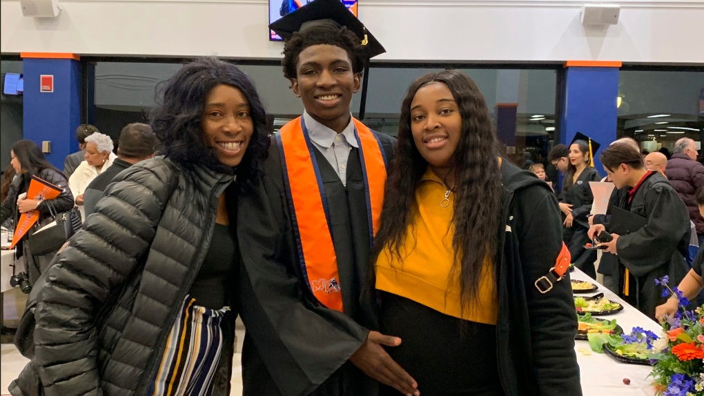 Videos show Chicago police firing 100 rounds in 41 seconds during tragic traffic stop