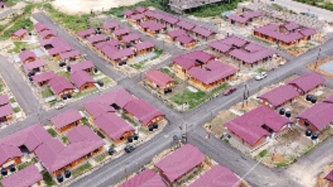 VIDEO: Gov’t hands over reconstructed Appiatse community 2 years after explosion