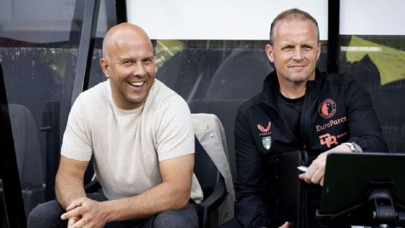 Slot intends to bring Feyenoord’s Hulshoff on board at Liverpool – Sources