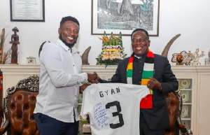 ‘For the good of African youth’ – Asamoah Gyan meets President of Zimbabwe