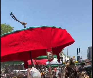 Watch how the Asanteman Golden Stool was displayed at Manhyia