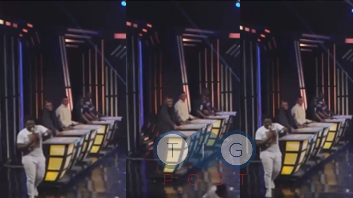 VIDEO: Man falls off stage whilst proposing on Date rush show