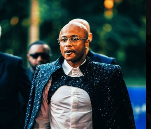 Video: Ayew shows up in glamour at French football awards