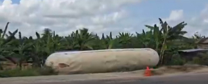 Dadieso locals block part of the Accra-Kumasi Highway due to a deserted gas tanker